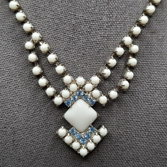 Vintage Milk Glass Soft Blue Rhinestone Necklace Choker Unsigned - Picture 3 of 11
